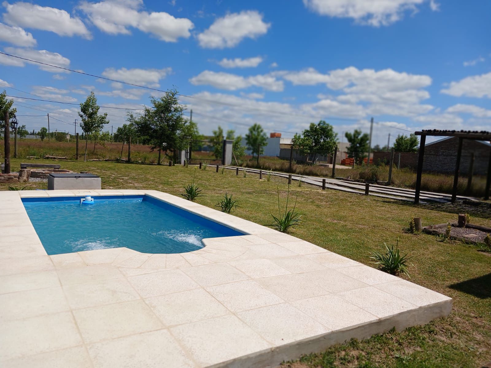 Pileta de 6x3 metros con solarium